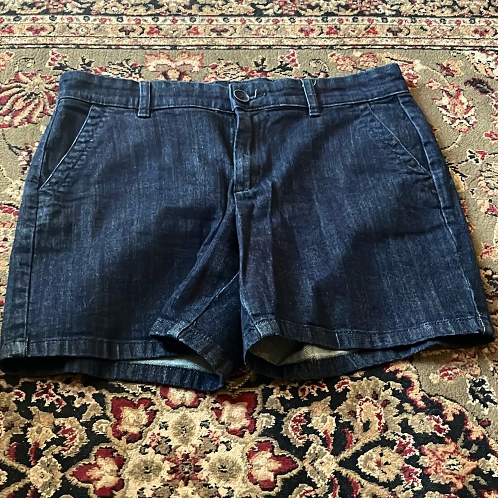 Gently worn Liz Claiborne Jean shorts Size-8